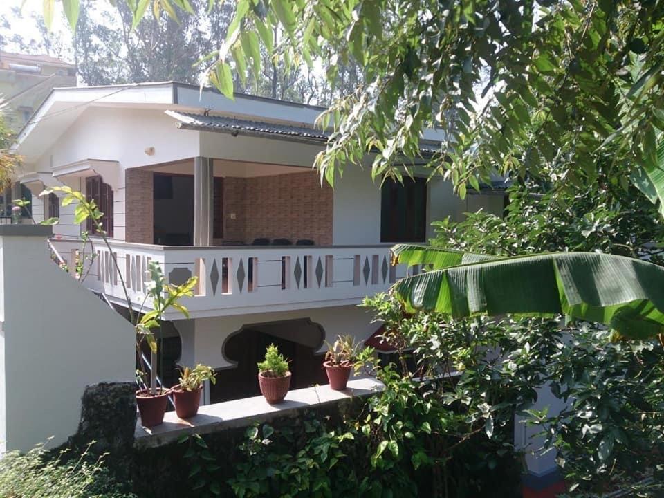 Dhruva Homestay 马迪凯里 外观 照片